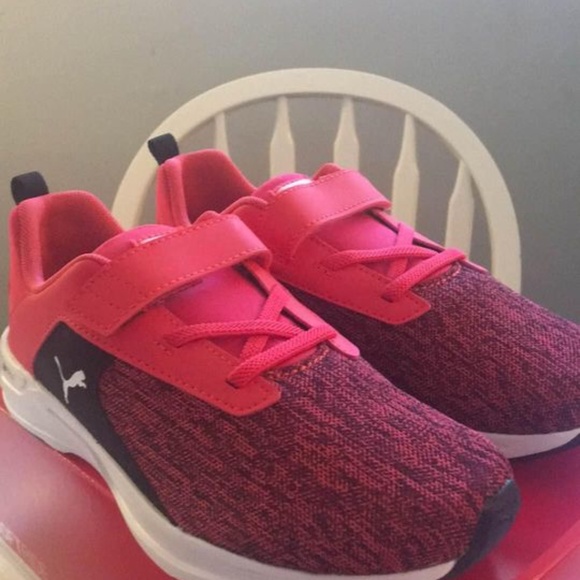 BRAND NEW girl puma comet velcro black / pink shoes size 13 / 2Y / 3Y - Picture 5 of 6